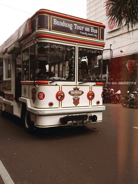 Kelana Nostalgia (90s City Hunt) – Bandung/Jakarta